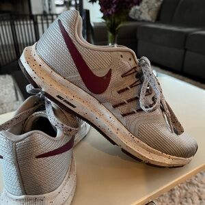Nike Women Athletic Shoes in Gray and Maroon